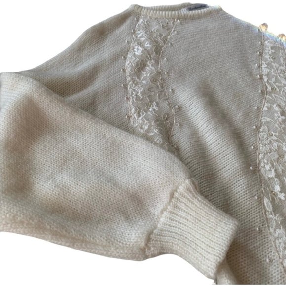 Vintage Grandmacore Faux Pearl & Lace Thick Knit Sweater - Picture 2 of 6